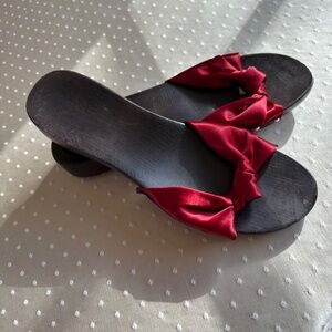 DONALD PLINER RUBY RED SATIN DARK WOOD SLIP-ONS....BRAND NEW/11M